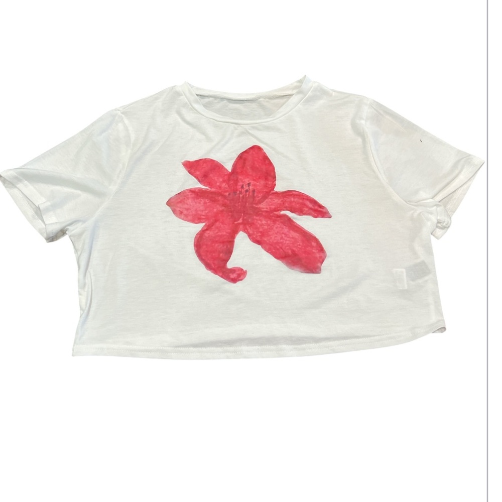 White cropped casual T-Shirt with Pink Floral Design/  size 3X